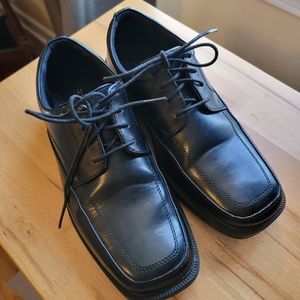 Men/Boy Dress Shoe
